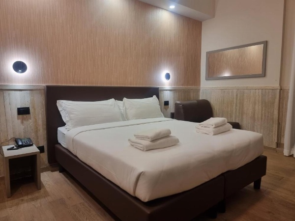 Hotel Pyramid Main image