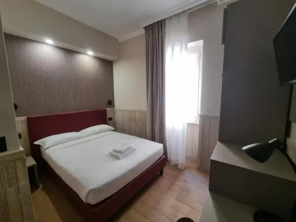 Hotel Pyramid 8